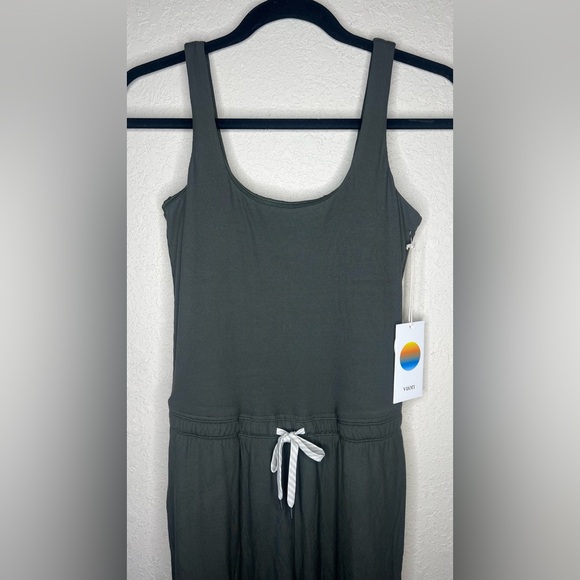 NEW Vuori Pose Scoop Jumpsuit in Kale - Picture 6 of 8